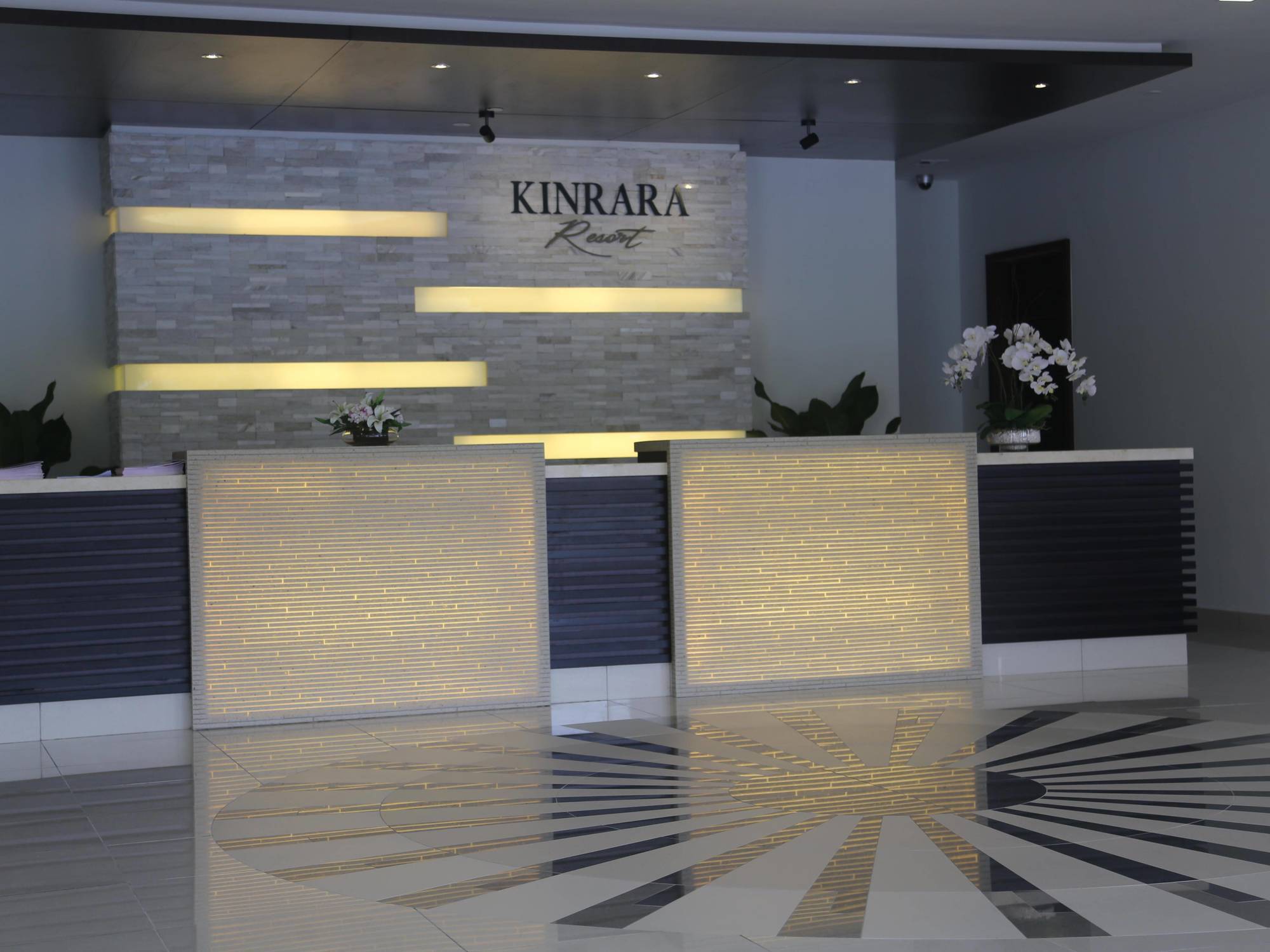 Espira Kinrara Hotel Puchong Bagian luar foto